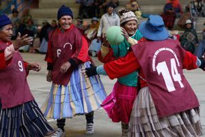 Les grands-mères handballeuses d'El Alto