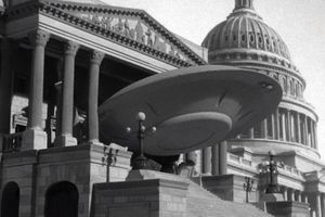 Une scène "choc" d' " Earth Vs. The Flying Saucers" (1956)