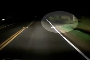 Image tirée de la vidéo partagée par le groupe 207 Paranormal : la zone où apparaît l'ombre a été éclaircie. 