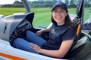 Zara Rutherford, la Belge de 19 ans qui entame seule un tour du monde en avion