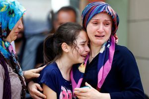 A Istanbul, la détresse des proches des victimes