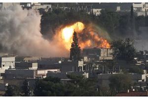 Explosion après une frappe aérienne américaine à Kobané, vendredi.