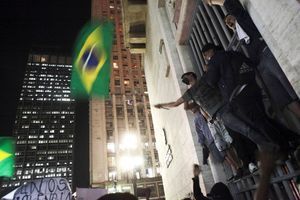 A Sao Paulo, la contestation ne faiblit pas