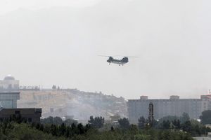 L'armée américaine organise des rotations aériennes au-dessus de Kaboul pour évacuer les ressortissants américains.
