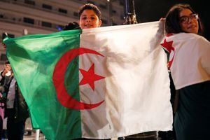 Après le retrait de Bouteflika, la liesse dans les rues d'Alger