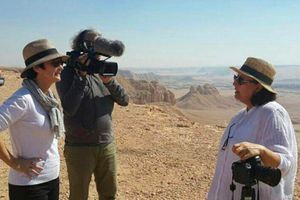 Clarence Rodriguez interrogeant Madeha Alajroush durant le tournage de son documentaire «Arabie Saoudite, paroles de femmes».