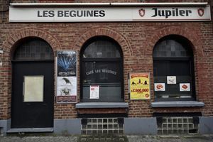 Le bar "Les Beguines" que Brahim Abdeslam tenait à Molenbeek, son premier emploi après des années de chômage.