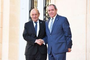 Jean-Yves le Drian, ministre de l’Europe et des Affaires étrangères, et Sabri Boukadoum, ministre algérien des Affaires étrangères, à Marseille en juin 2019