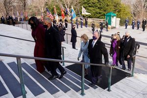 Au cimetière national d'Arlington, réunion de quatre présidents américains