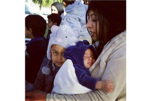 Zainab al-Khawaja et ses enfants. 