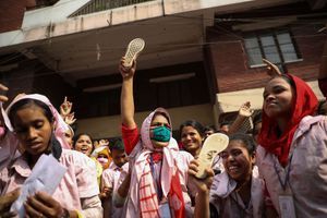 Depuis sept jours, les ouvriers du textile manifestent pour réclamer une hausse des salaires, un mouvement émaillé de violences et qui a conduit des usines à fermer.