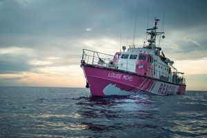 Banksy a affreté un bateau pour venir en aide aux migrants