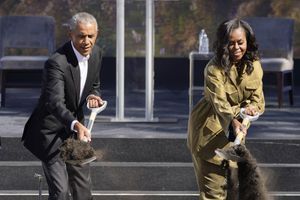 Barack et Michelle Obama lancent les travaux de la bibliothèque présidentielle