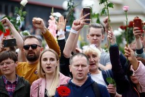 Bélarus : des manifestations anti-violence après la répression meurtrière à Minsk