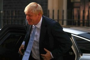Boris Johnson arrive à Downing Street, à Londres. 