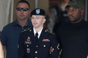 Bradley Manning à la sortie de la cour martiale de Fort Meade, mardi.