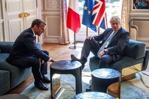 Emmanuel Macron reçoit Boris Johnson à l'Elysée, jeudi.