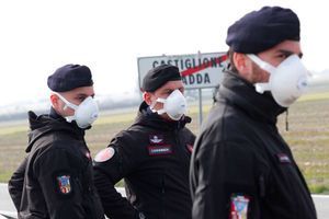 Des carabiniers à Castiglione D'Adda, le 23 février 2020.