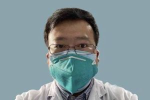 Le médecin chinois Li Wenliang est décédé des suites du Covid-19. Lanceur d'alerte, il avait été inquiété par la police chinoise. 