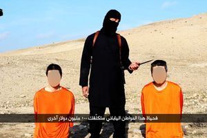 Les deux otages japonais sur la vidéo diffusée par Daech.
