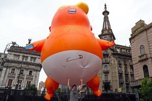 Donald Trump est à Buenos Aires, "Trump Baby" aussi