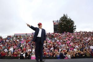 Donald Trump samedi dans l'Alabama lors de sa tournée de remerciement. 