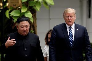 Kim Jong Un et Donald Trump à Hanoi.