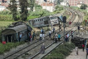 Egypte : au moins 40 victimes dans la collision entre deux trains