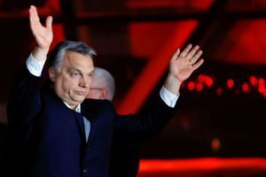 Viktor Orban à l'annonce des résultats partiels des élections législatives dimanche, à Budapest. 