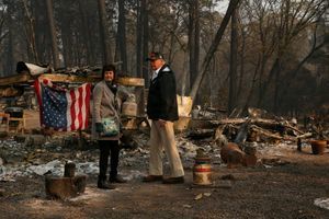 En Californie, Donald Trump exprime sa "tristesse" après les incendies