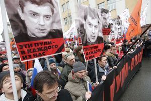 Des milliers de Russes rendent hommage à Nemtsov