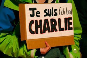 "I am Charlie", "Ich bin Charlie", "Yo soy Charlie"