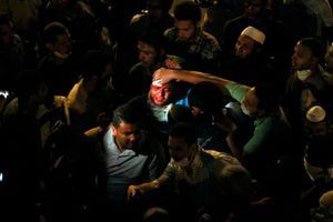 Regain de tension nocturne au Caire 