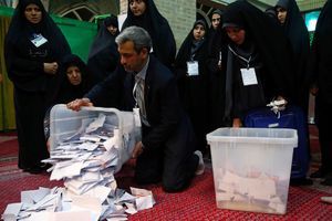 Ouverture des urnes à Téhéran, le 22 février 2020.