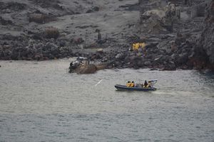 Les équipes de sauvetage sur l'île de White Island. 