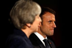 Emmanuel Macron et Theresa May.