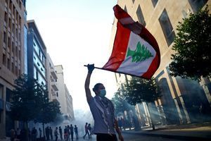 Un manifestant anti-gouvernement, à Beyrouth, le 10 août. 