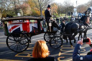 Funérailles avec les honneurs pour David Amess, le député britannique poignardé