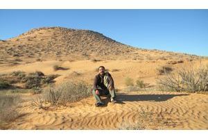  Hatem dans le désert du Sahara au sud de la Tunisie (Douz).