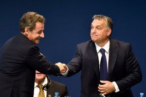 Nicolas Sarkozy et Viktor Orban en 2015.