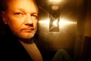 Julian Assange à Londres, le 1er mai. 