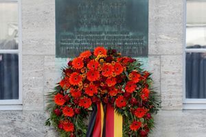 Une plaque en hommage aux auteurs de l'attentat manqué contre Hitler il y a 75 ans.