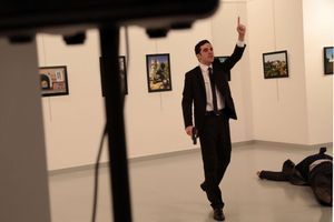 L'ambassadeur russe en Turquie abattu en public 