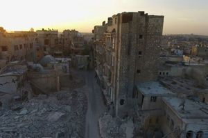 Un quartier détruit après des bombardements, à Alep (Image d'illustration). 