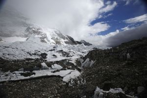 Le sommet de l'Everest. Image d'illustration.