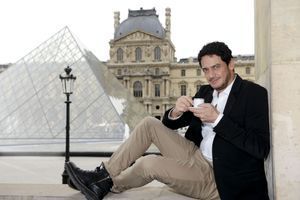 "Je ne garderai pas le silence", lance l'acteur de passage à Paris, le 23 avril.