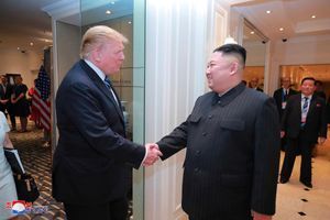 Donald Trump et Kim Jong-un à Hanoï, au Vietnam.