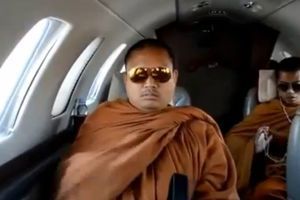 Luang Pu Nen Kham Chattiko, de moine bouddhiste à criminel recherché.