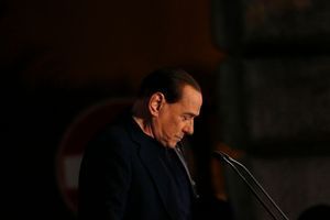 Silvio Berlusconi chez lui à Rome, mercredi.