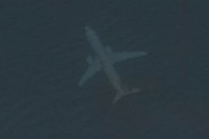 Un avion a été découvert en pleine mer sur Google Earth